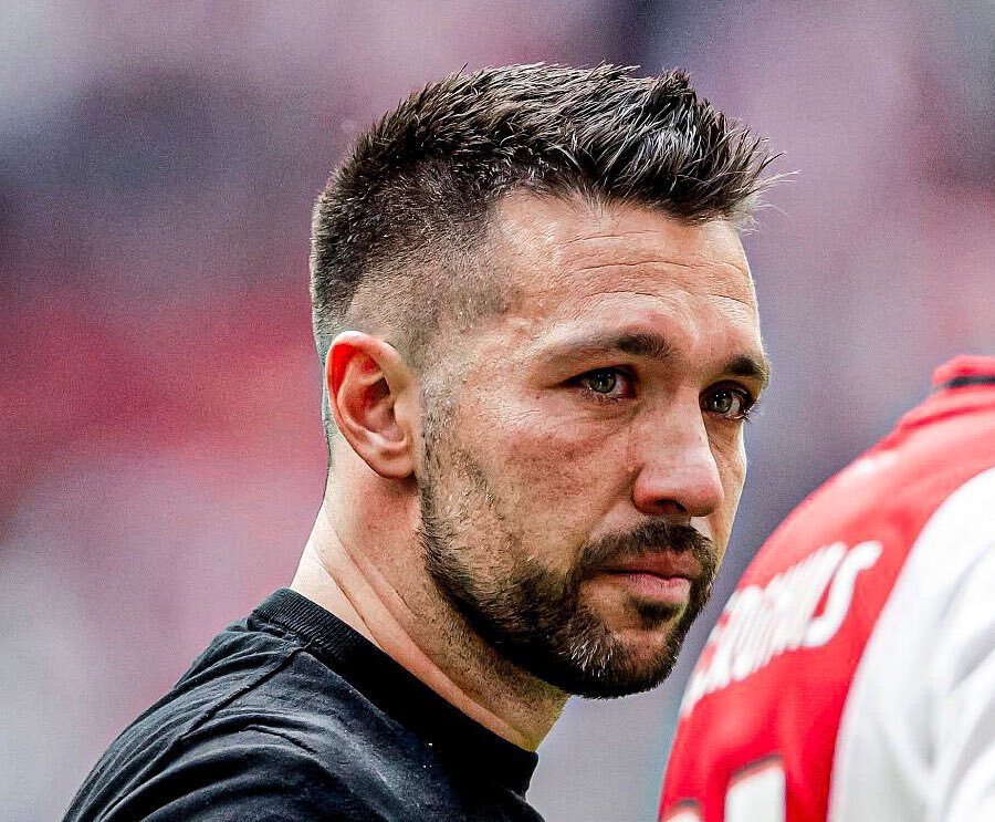 金年会中国官网-包含转折点！阿贾克斯止住颓势，荷甲集结日攻防权衡，更衣室稳定，更衣室氛围转暖的词条