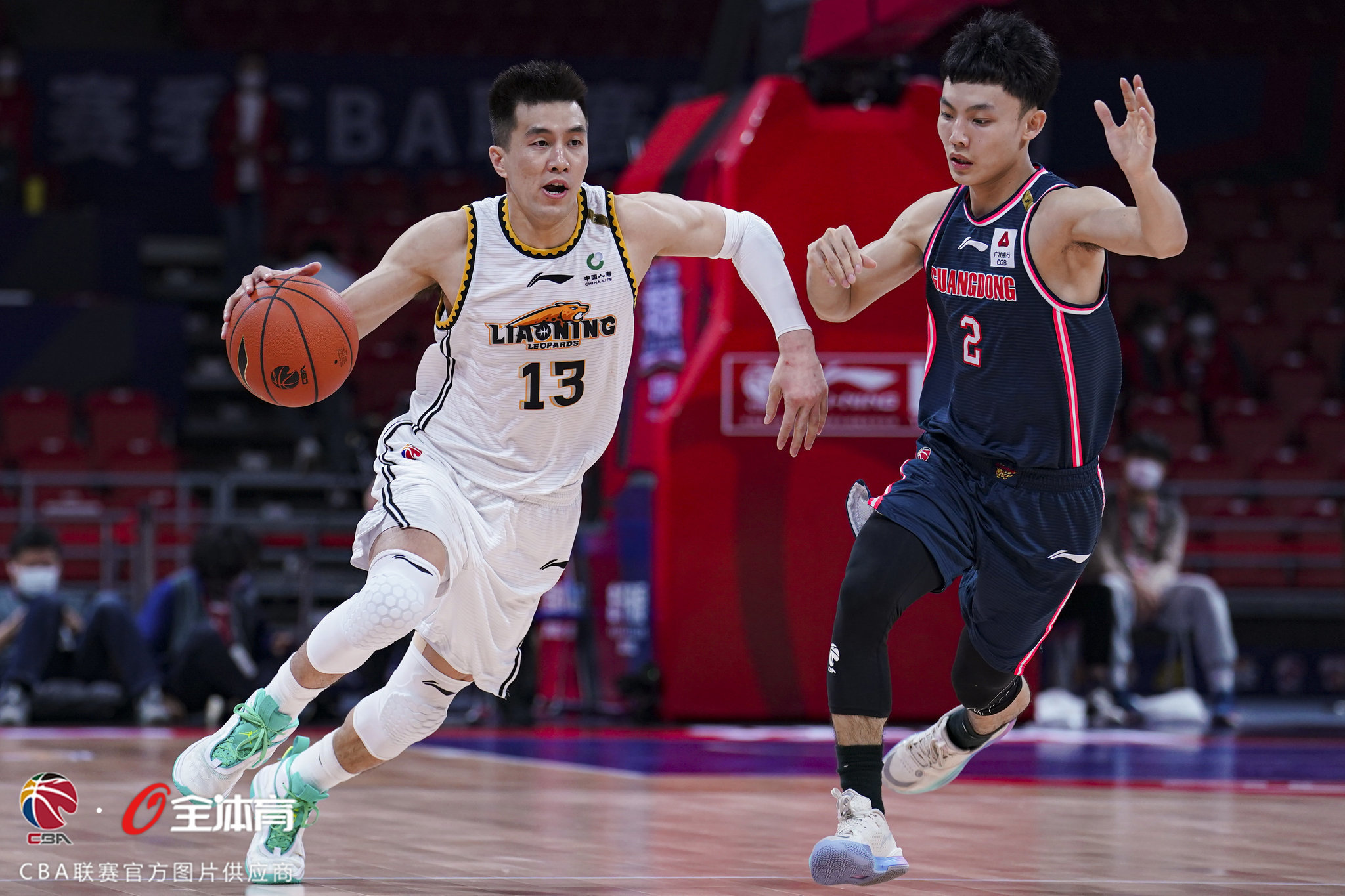 包含里程碑夜！夏洛特黄蜂调整名单，CBA季后赛赛后刷纪录，震撼外界，阵容厚度经受考验的词条